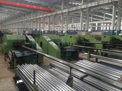 小口徑焊管生產(chǎn)車(chē)間